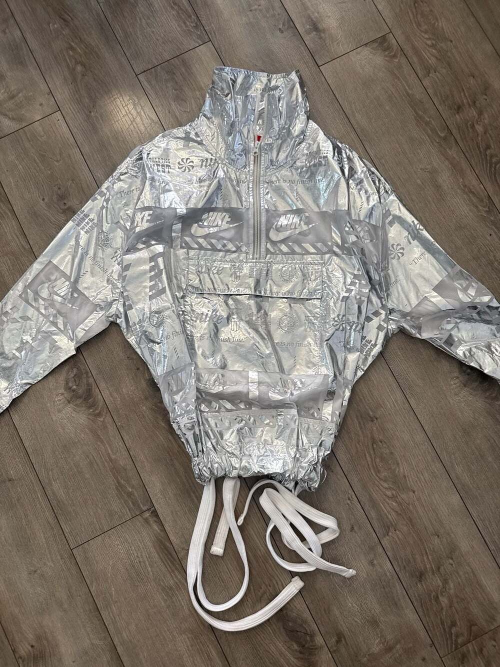 Nike Women's Metallic Sportswear Foil Half Zip Race Pullover 914210-100